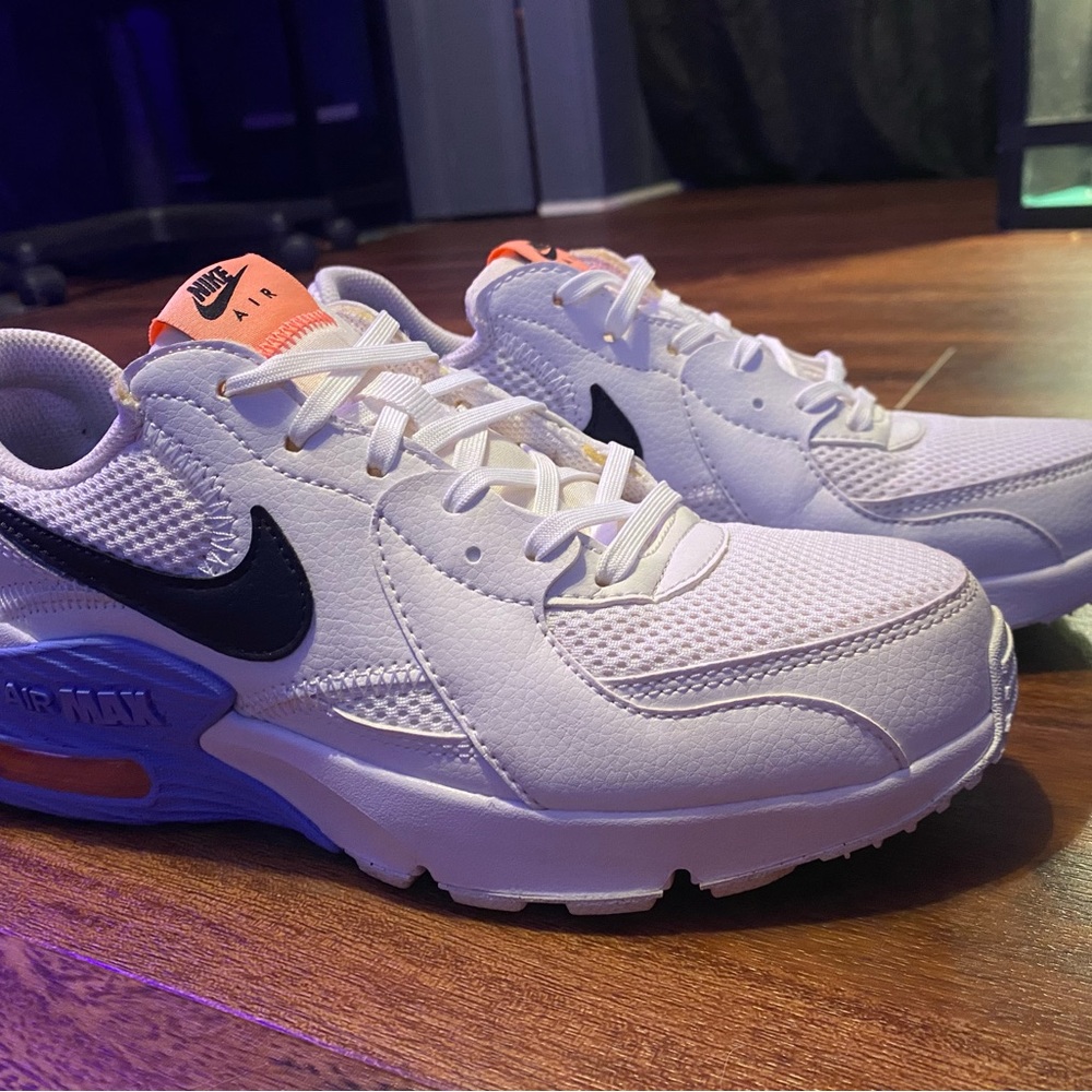 Women’s Nike Sneakers